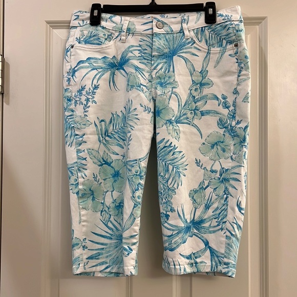 Tommy Bahama ladies capris - Picture 1 of 6
